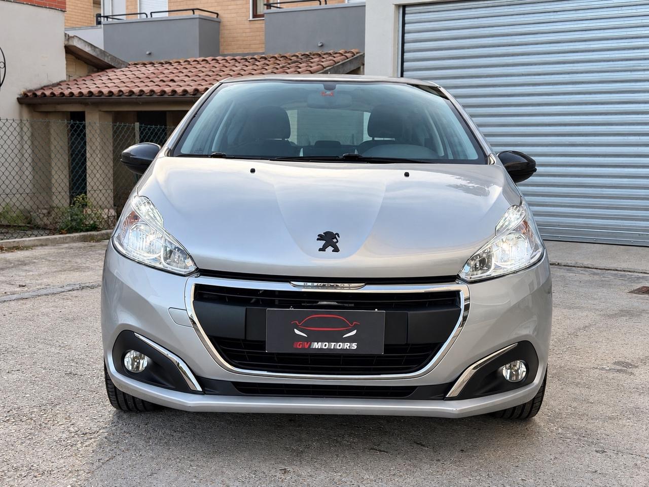 Peugeot 208 1.4 e-HDi 68 CV - CAMBIO AUTOMATICO