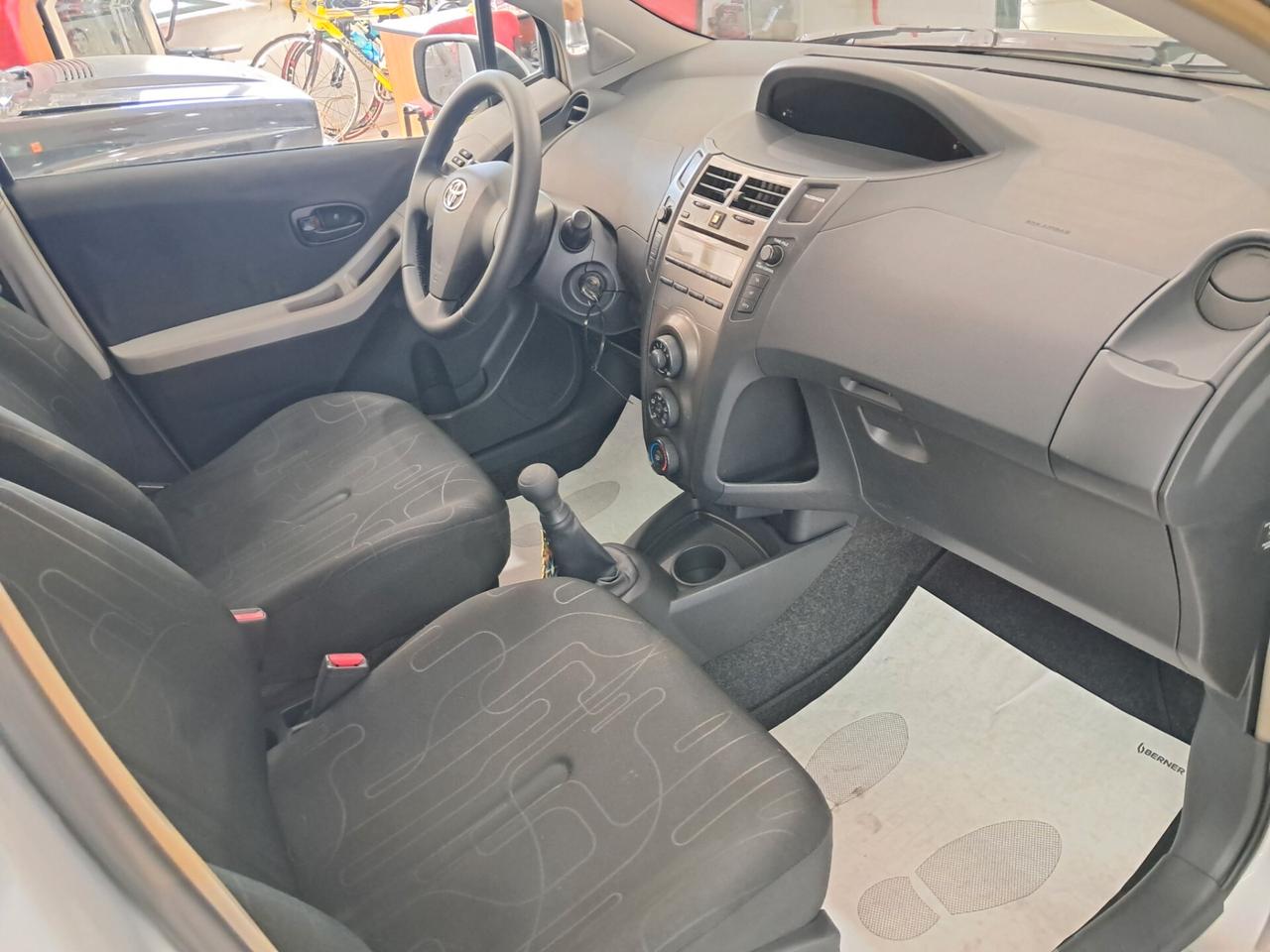 Toyota Yaris 1.0 5 porte Sol GPL