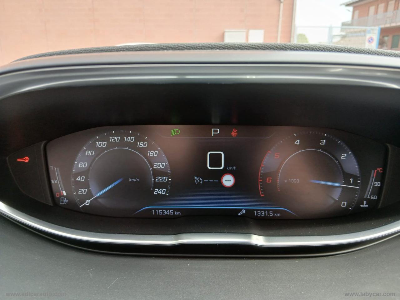 PEUGEOT 3008 BlueHDi 130 S&S EAT8 Business