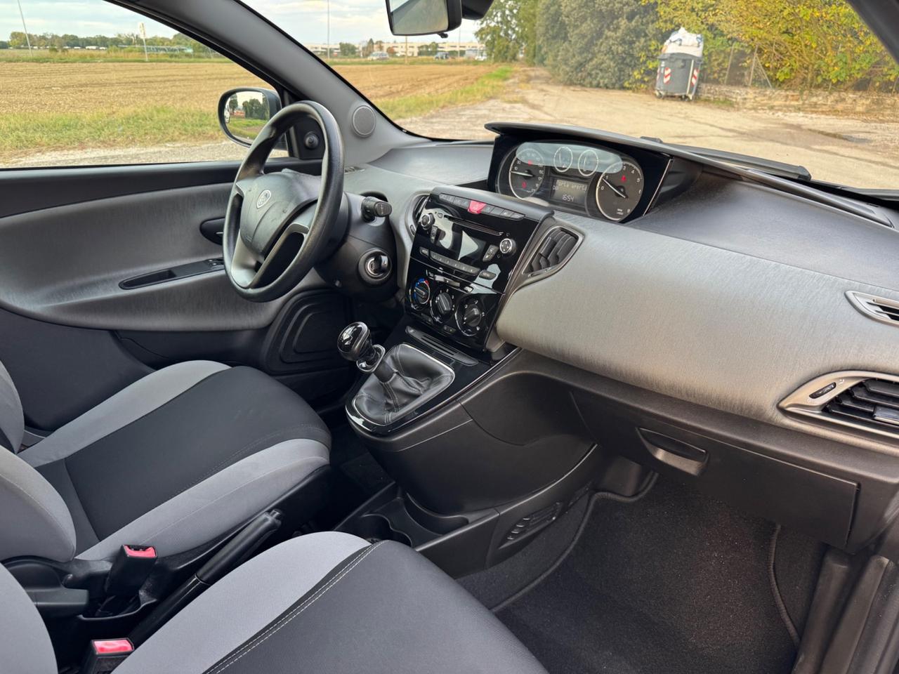 Lancia Ypsilon 1.2 69 CV 5 porte Elefantino