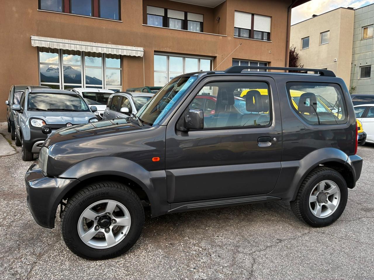 SUZUKI JIMNY 1.3i 16V 4WD JLX AUTOMATICO