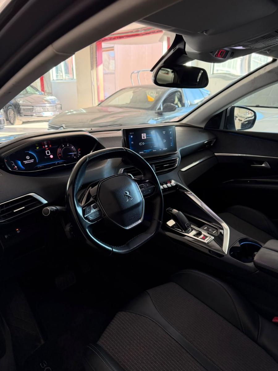 PEUGEOT - 3008 - BlueHDi 130 EAT8 S&S Allure