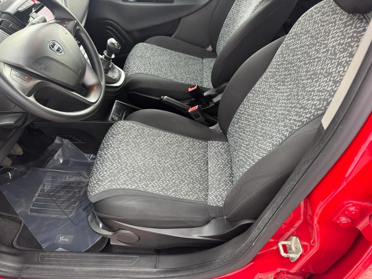Lancia Ypsilon 1.0 FireFly 5 porte S&S Hybrid Ecochic Gold neopatentati