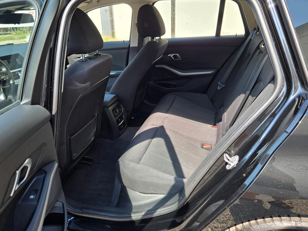 Bmw 320d xDrive Touring Business Advantage