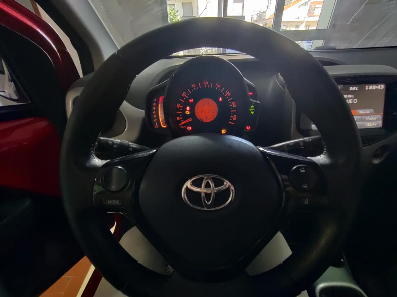 Toyota Aygo 1.0 VVT-i 69 CV 5 porte x-play