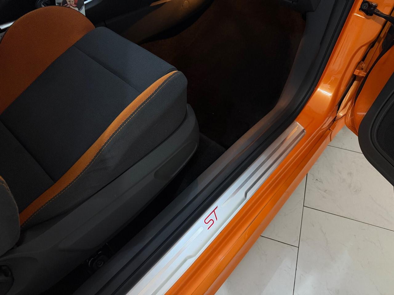 Ford Focus CC 2.5T (225CV) 20V 5p. ST