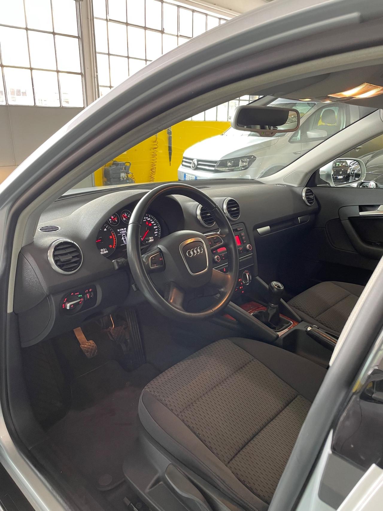 Audi A3 SPB 1.6 TDI 105 CV TAGLIANDI CERTIFICATI