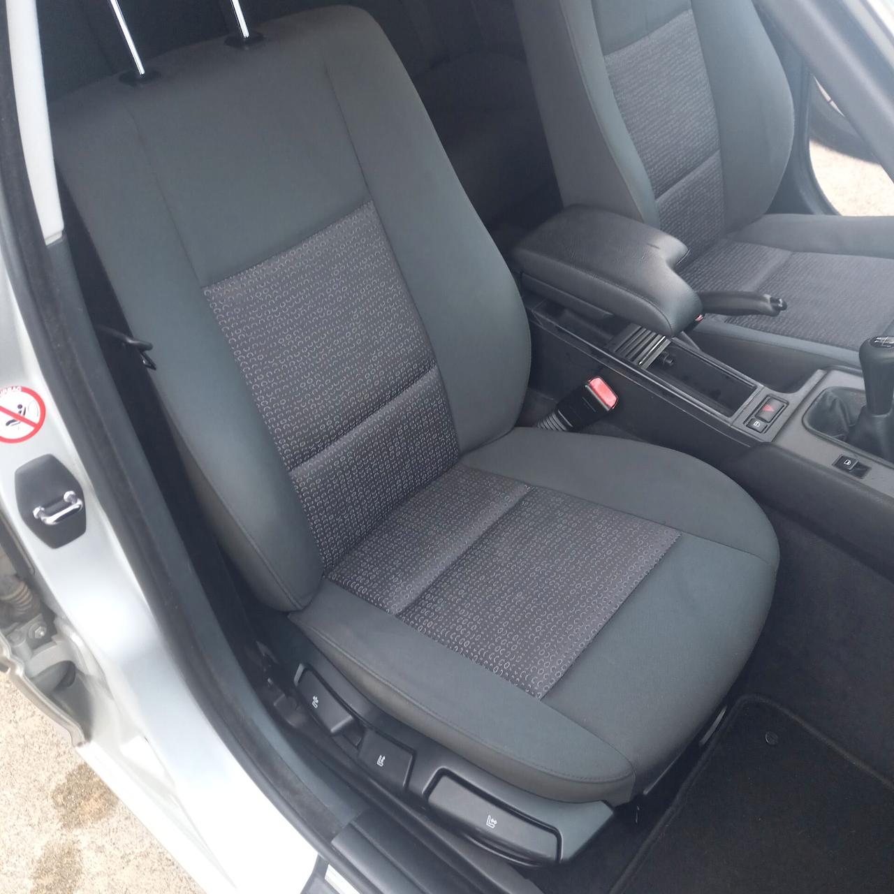Bmw 320 320i (2.2) cat 4 porte Attiva