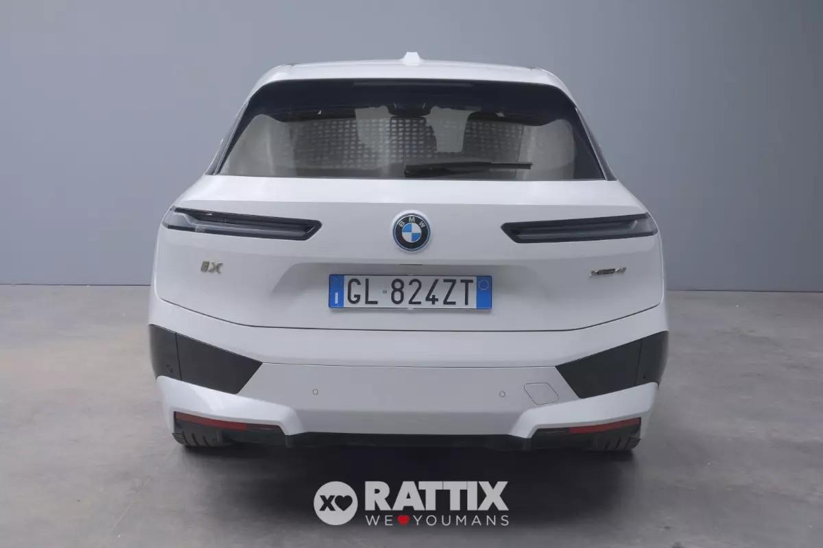 BMW iX motore elettrico 240KW xDrive40 Sport Essence