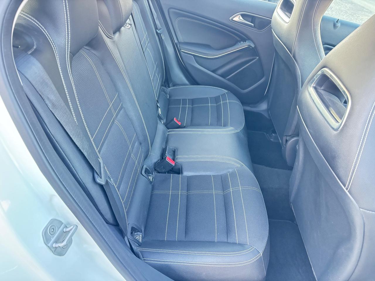 Mercedes-benz GLA 180 d Premium