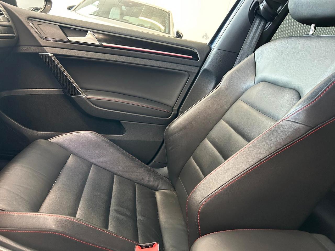Volkswagen Golf GTI Performance 2.0 TSI 230 CV DSG 5p.
