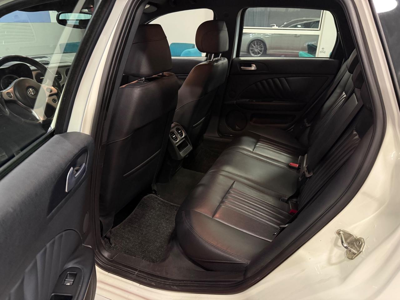 Alfa Romeo 159 1.9 JTDm 16V Sportwagon TI