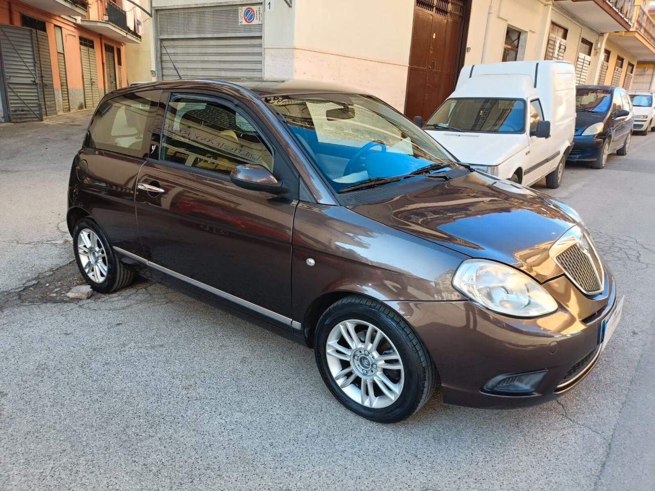 Lancia Ypsilon 1.2 Platino