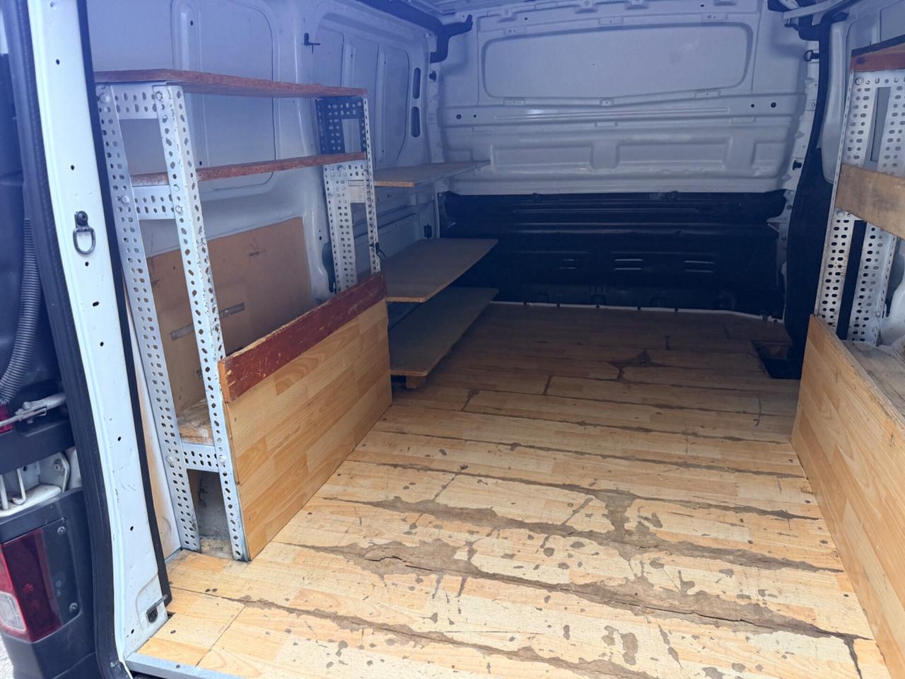 FURGONE RENAULT TRAFIC
