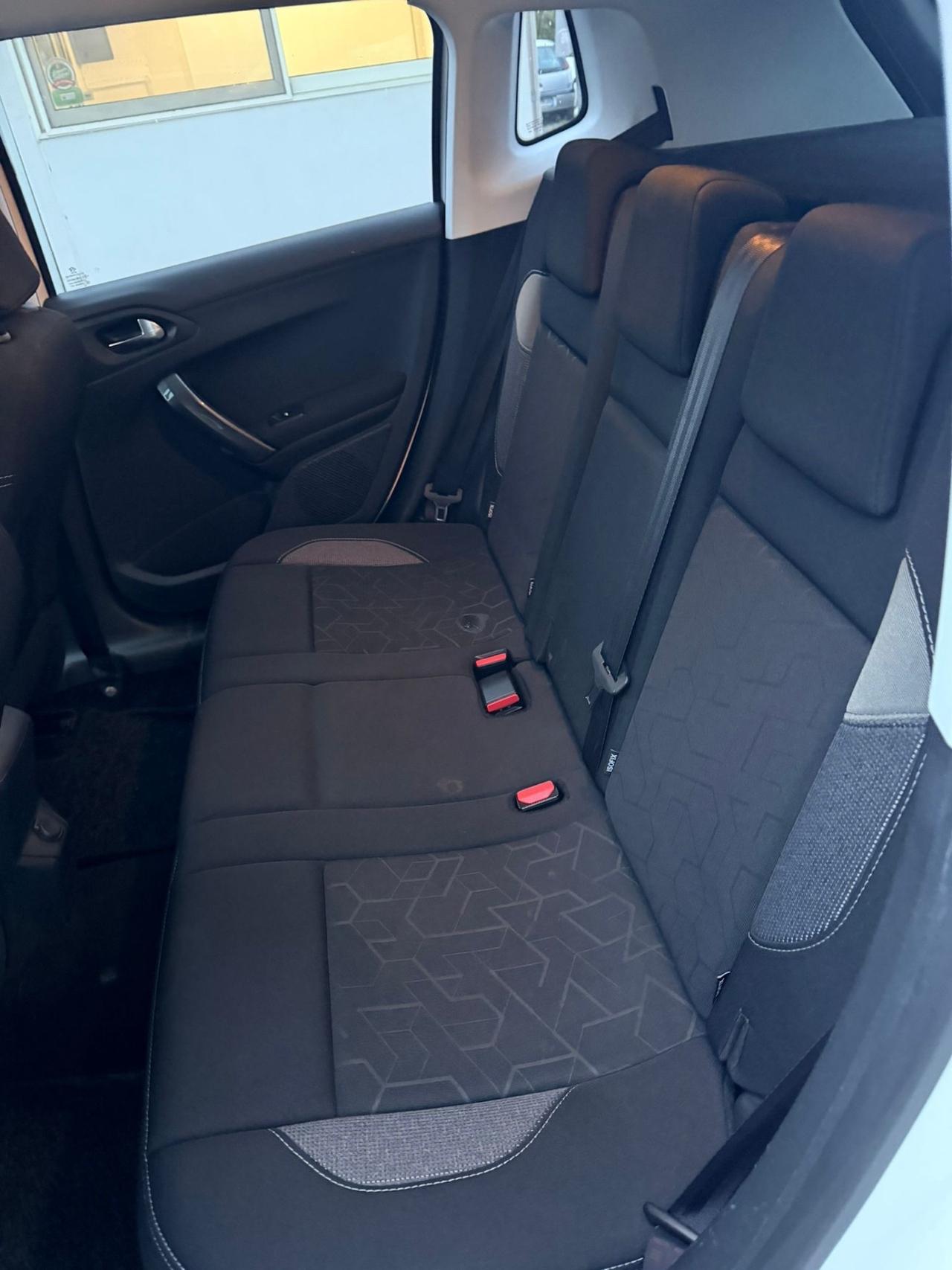 Peugeot 2008 BlueHDi 100 S&S Allure