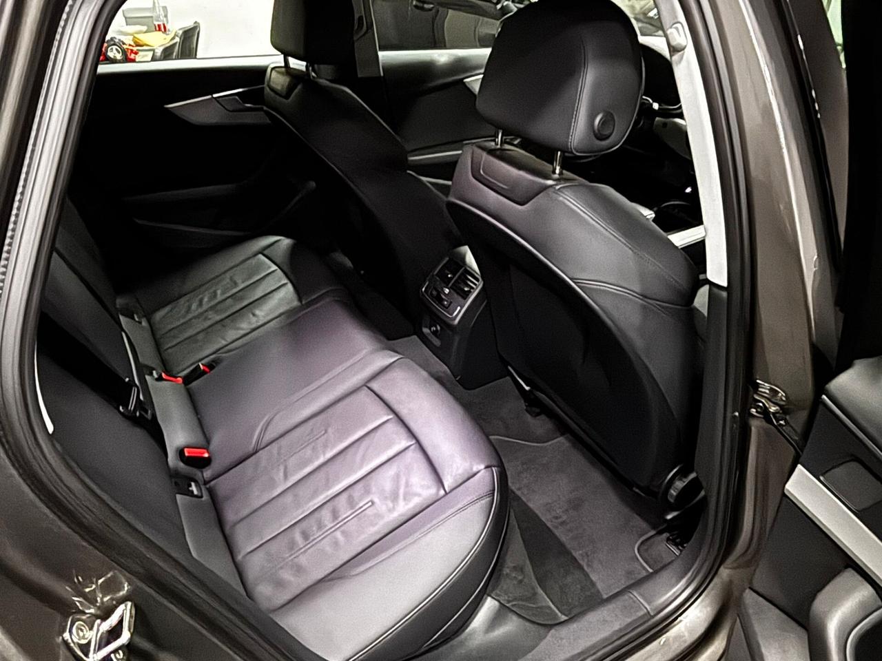 Audi A4 allroad 40 TDI 204 CV S tronic Identity Contrast