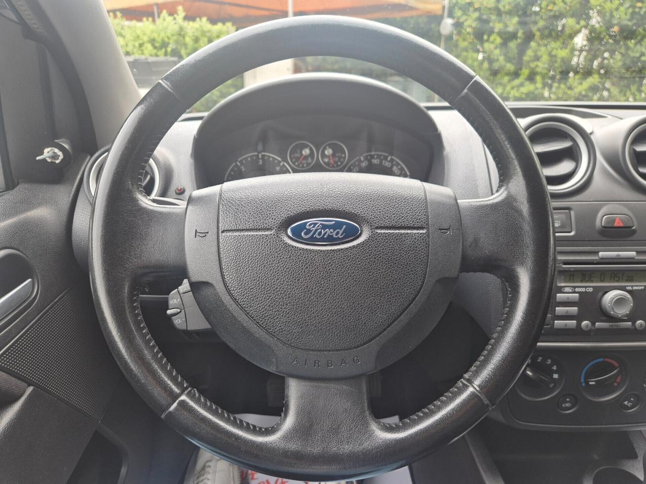 Ford Fiesta 1.4 TDCi 70CV 5 porte/ OK NEOPATENTATI