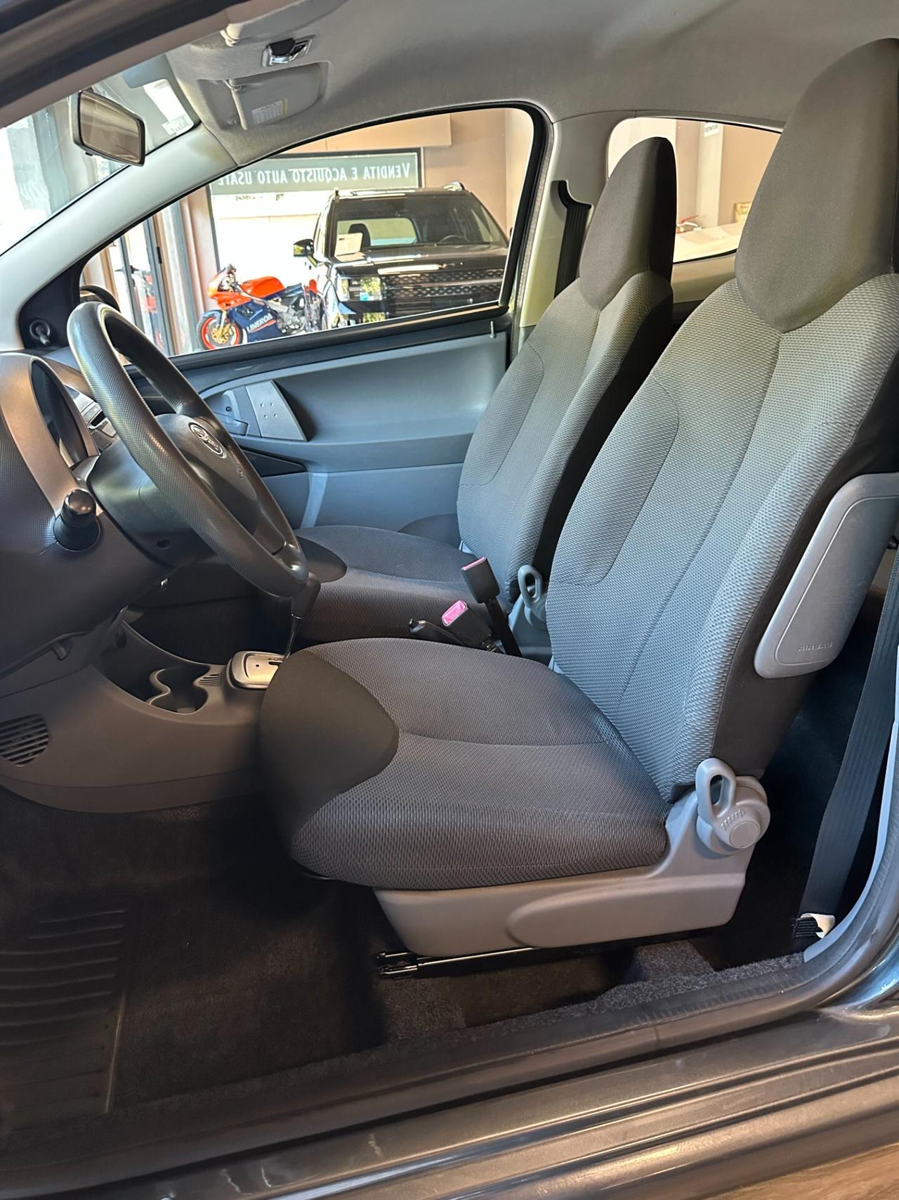 Toyota Aygo 1.0 Sol Automatica - UnicoPro