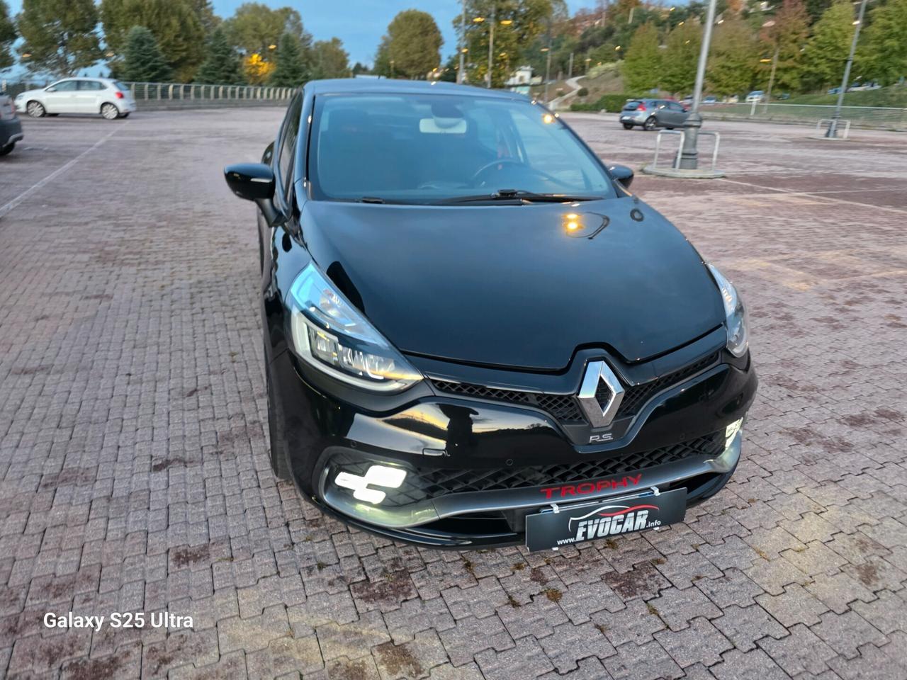 Clio rs trophy cv 220 valutiamo usato
