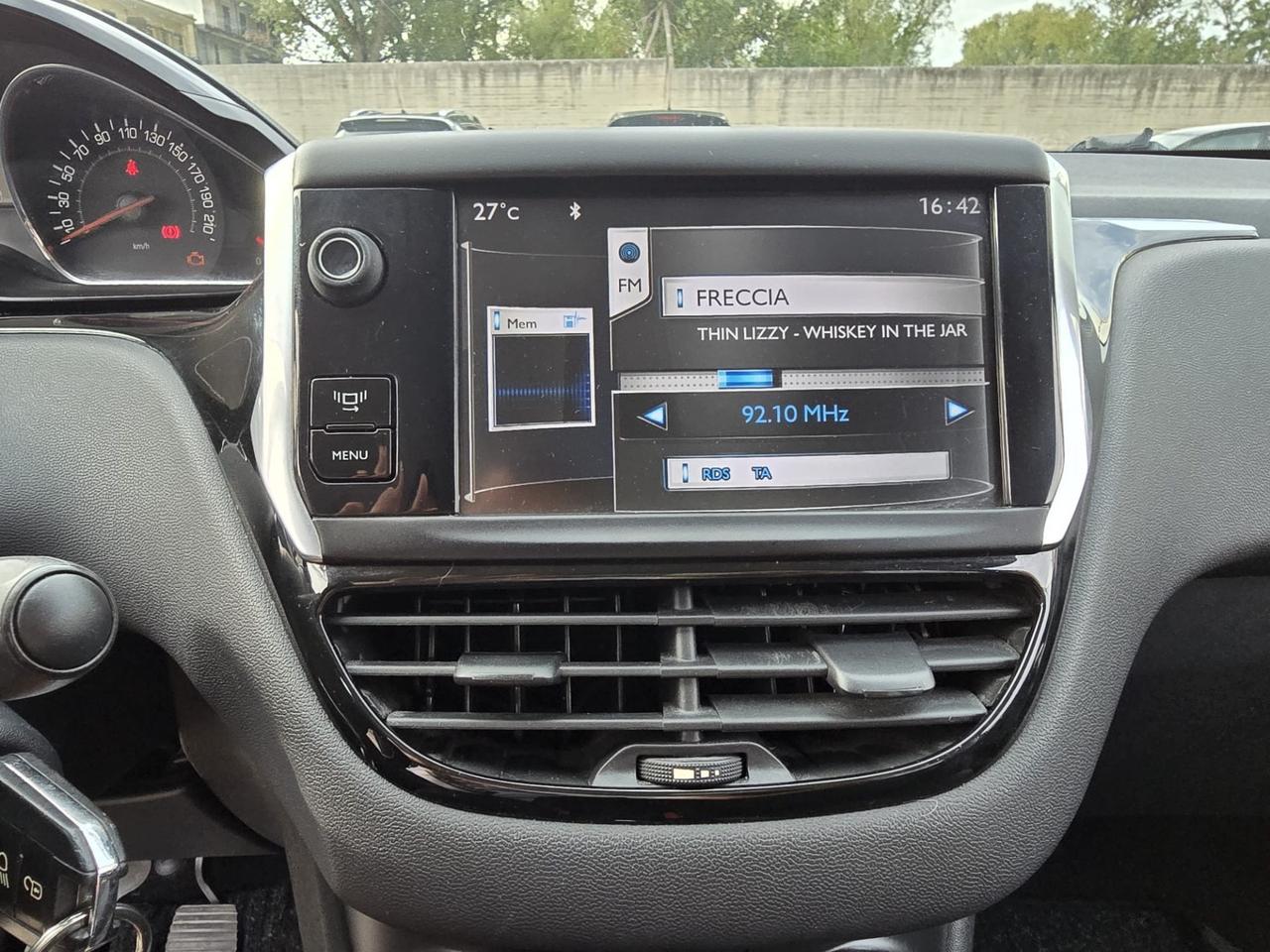 Peugeot 208 1.2 benzina 82 CV 5 porte anno 2013