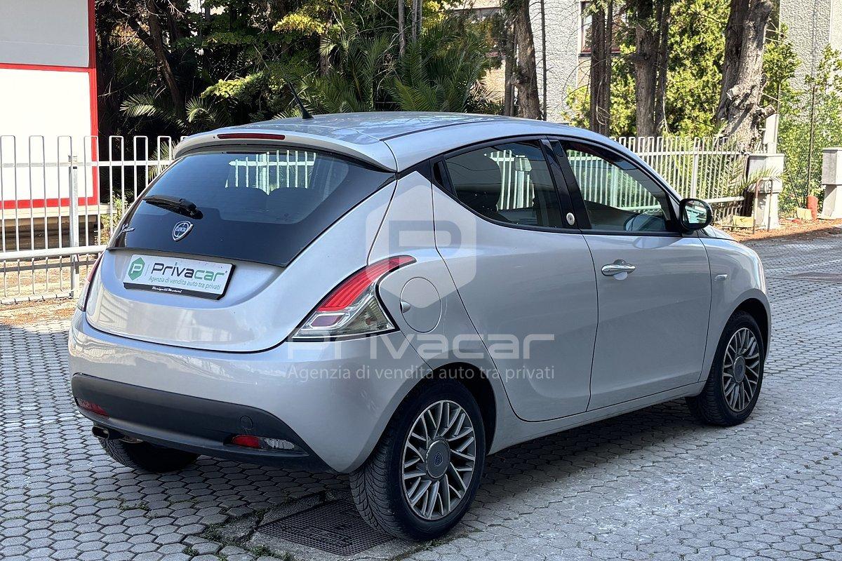 LANCIA Ypsilon 1.2 69 CV 5 porte GPL Ecochic Silver