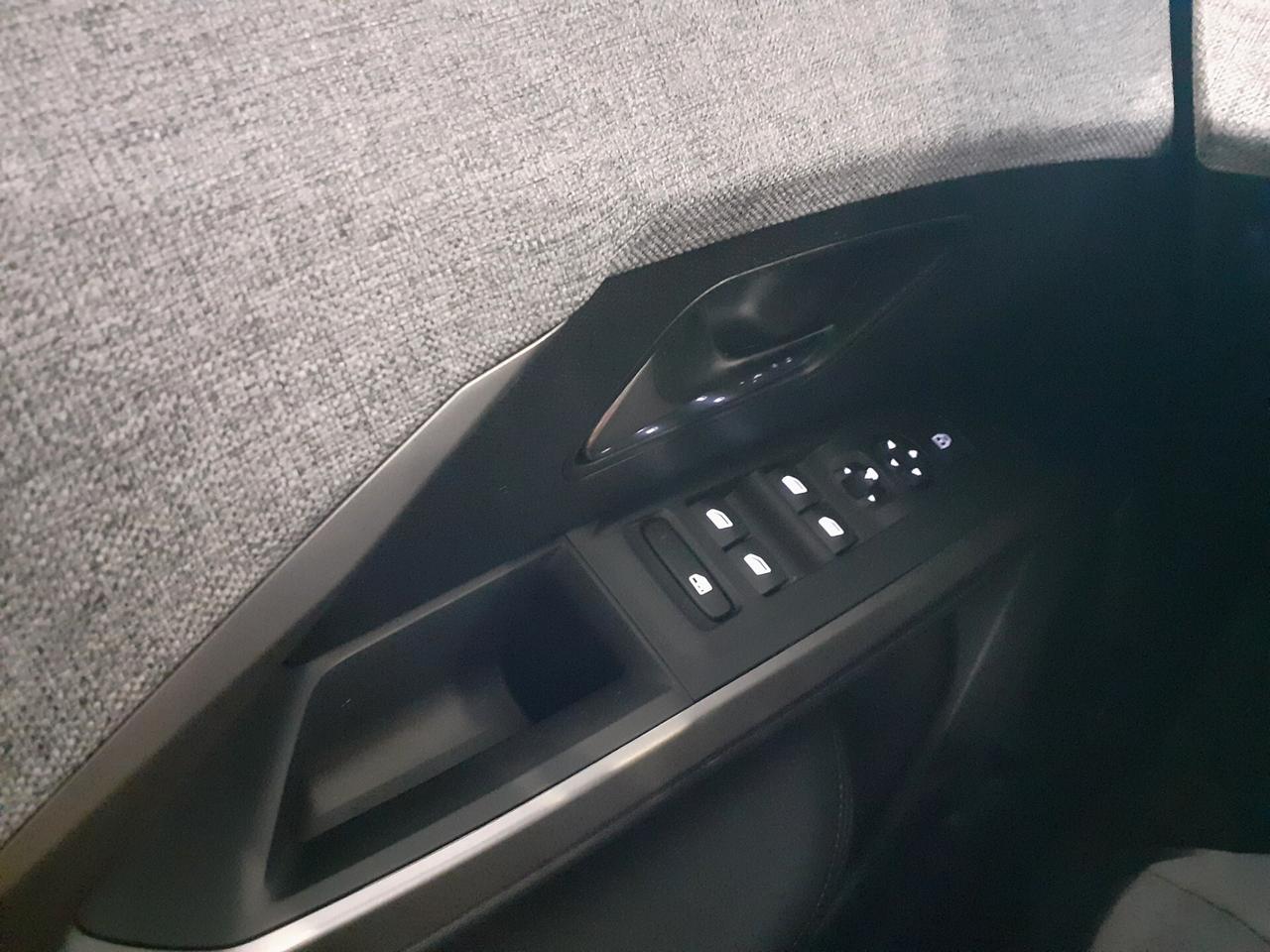 Peugeot 5008 Hybrid 145 e-DCS6 Allure