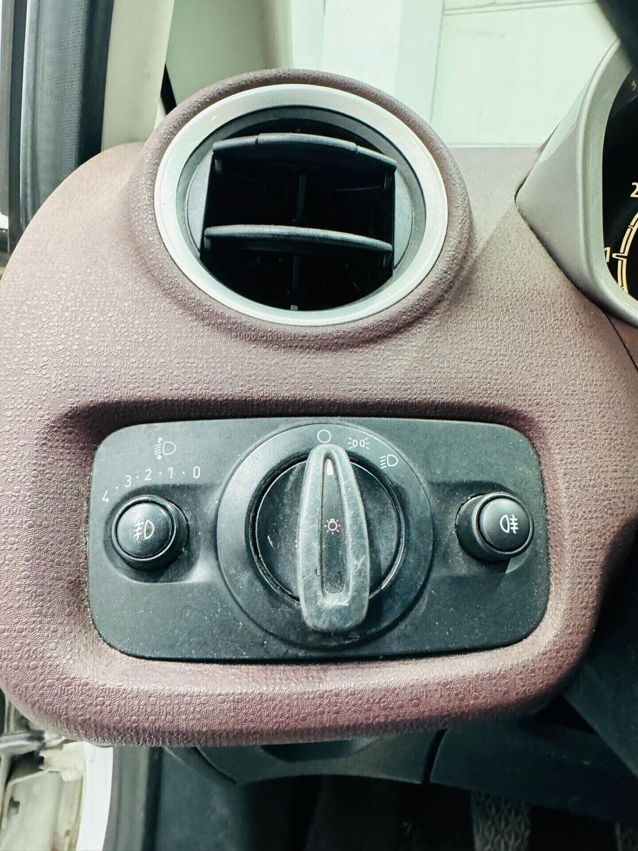 Ford Fiesta 1.2 82CV 3 porte Titanium