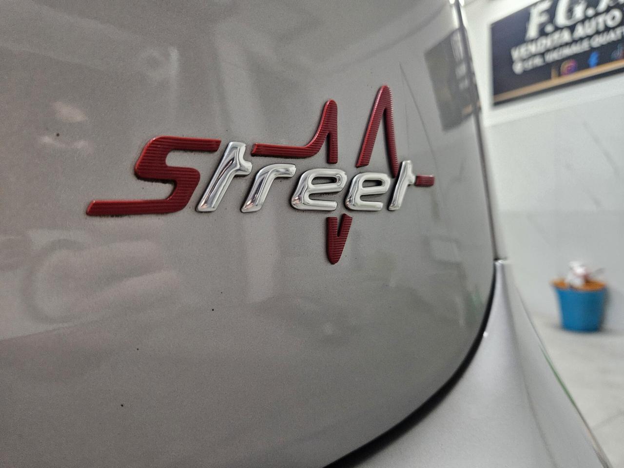 FIAT PUNTO STREET 1.3 M-JET 2016 CON 126.000KM