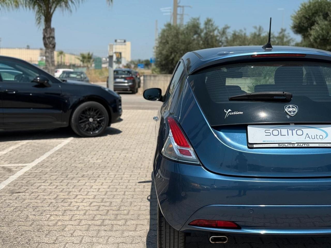 Ypsilon 1.0 5 porte S&S Hybrid Gold Blu Eleganza