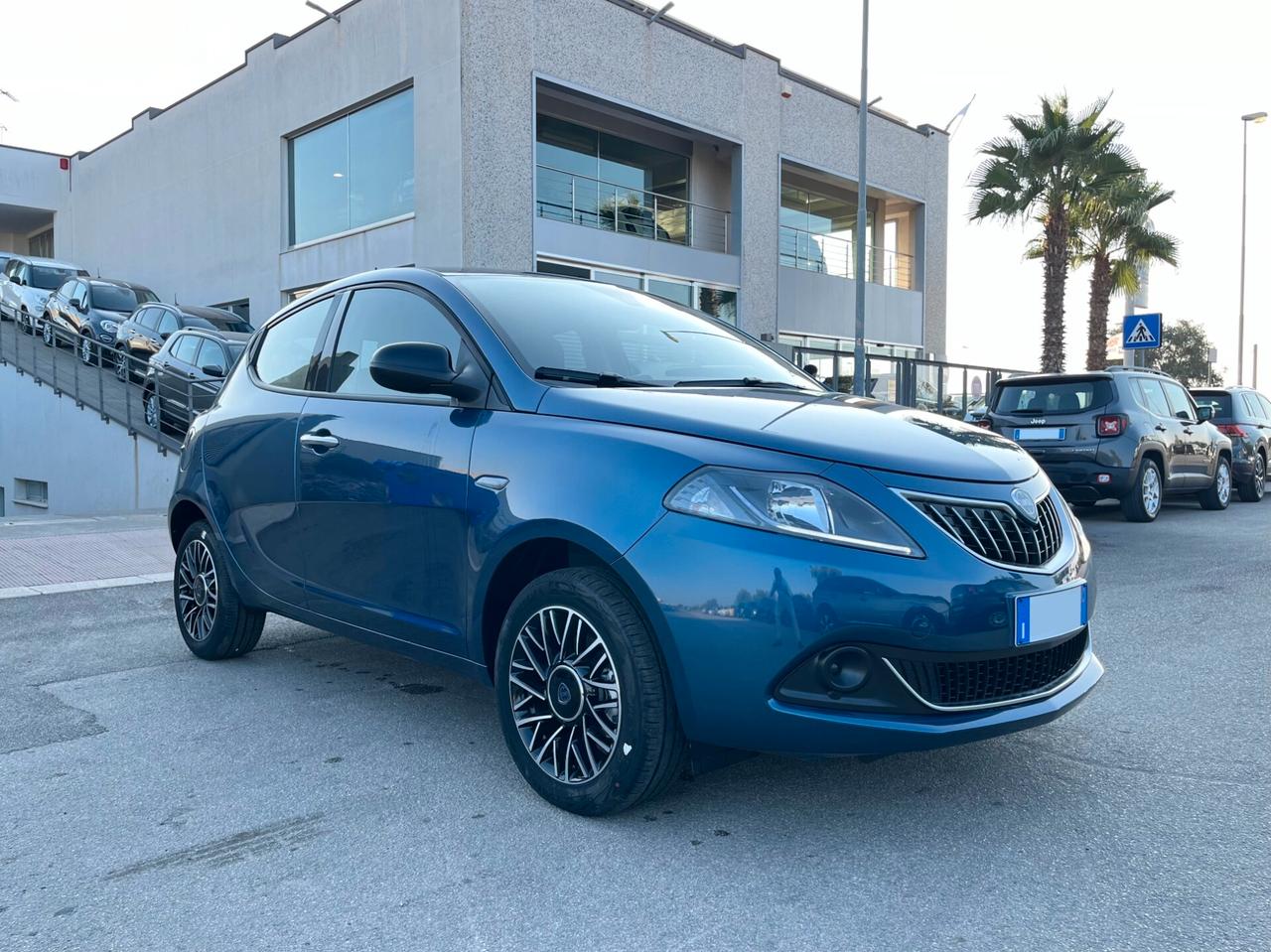 Lancia Ypsilon MY24 1.0 FireFly 5 porte S&S Hybrid Platino Km0