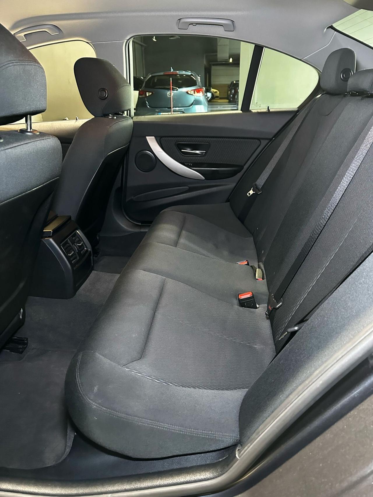Bmw 320 320d Business Advantage IVA ESPOSTA