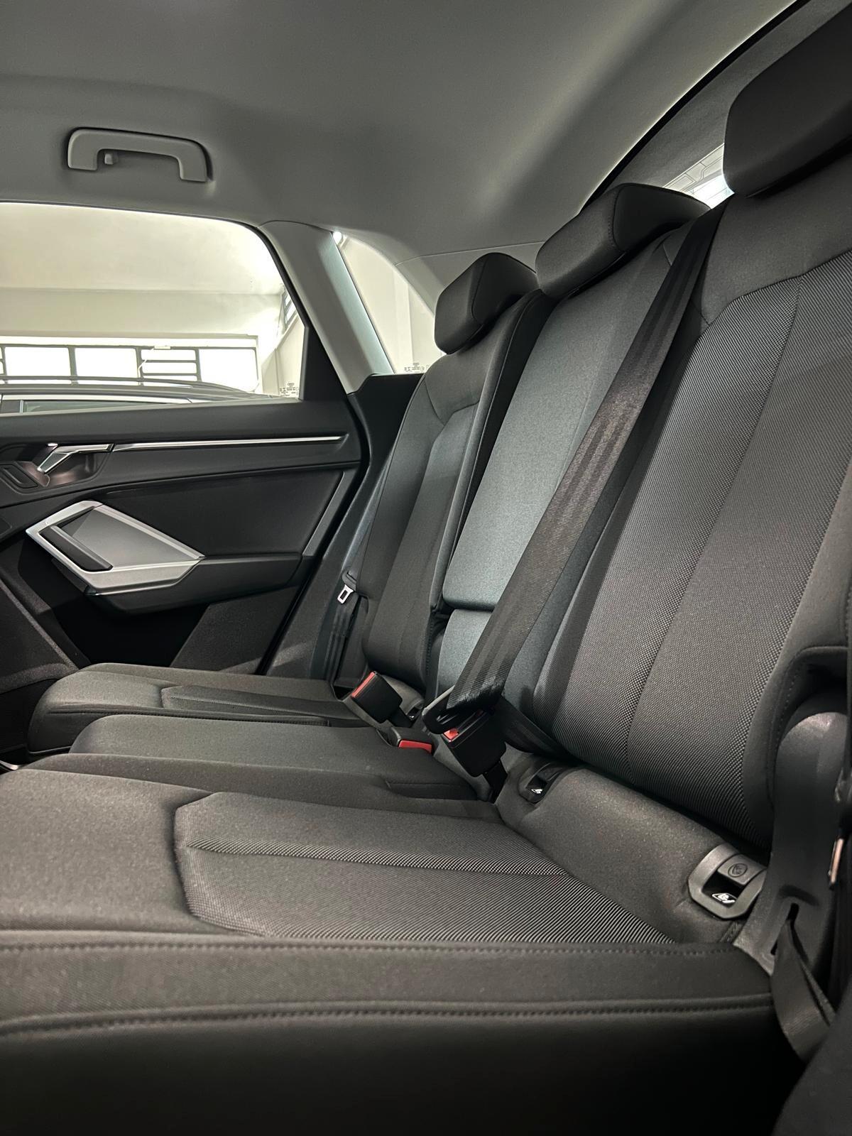 Audi Q3 35 TDI quattro S tronic Business
