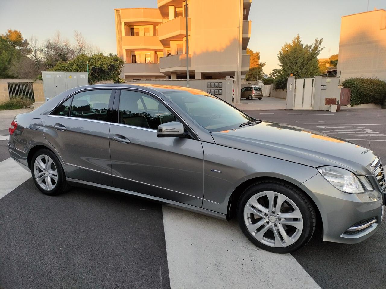Mercedes-benz E 220 CDI BlueEFFICIENCY Avantgarde 156.000km