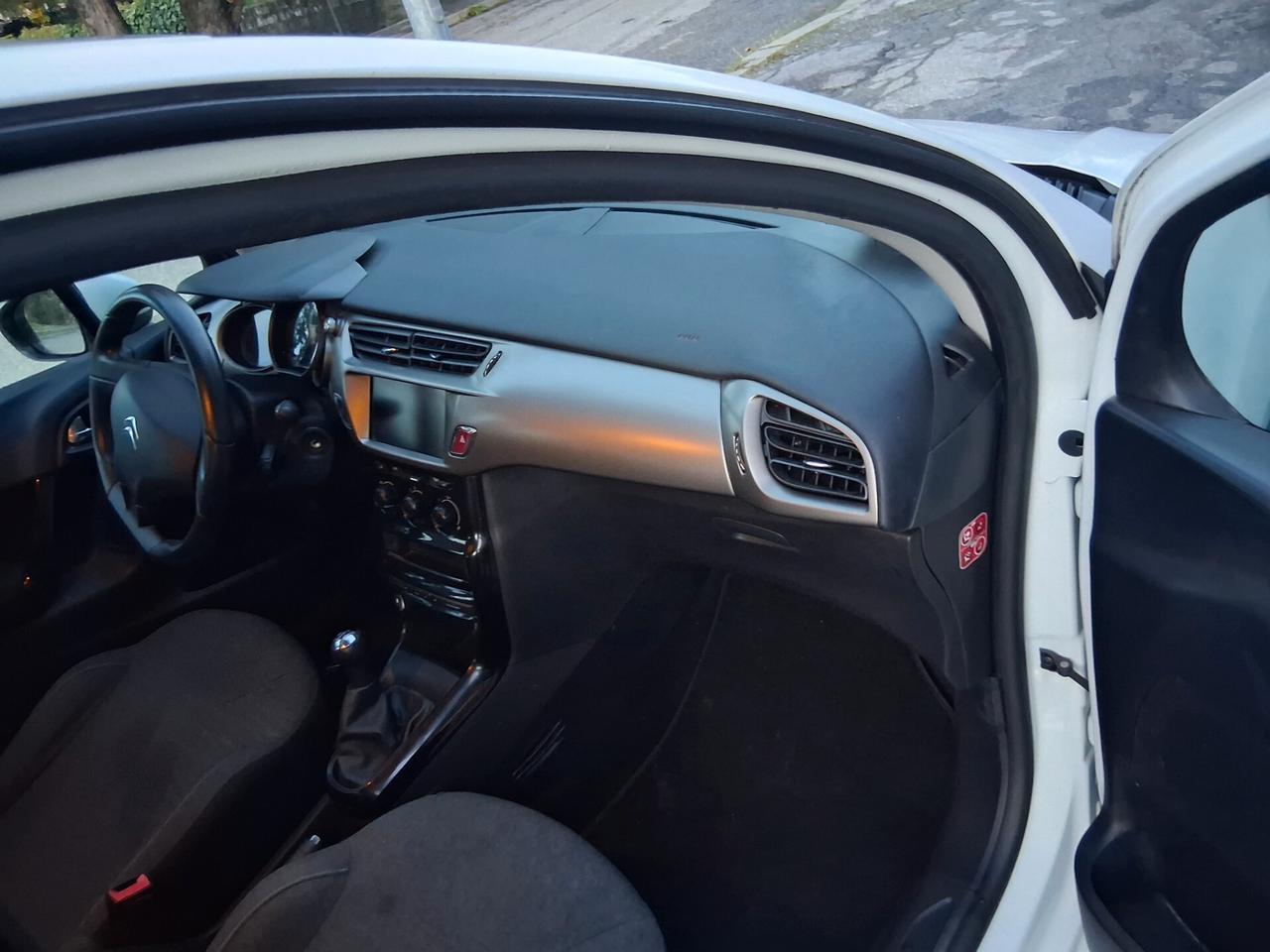 Citroen C3 PureTech 82 Live Edition