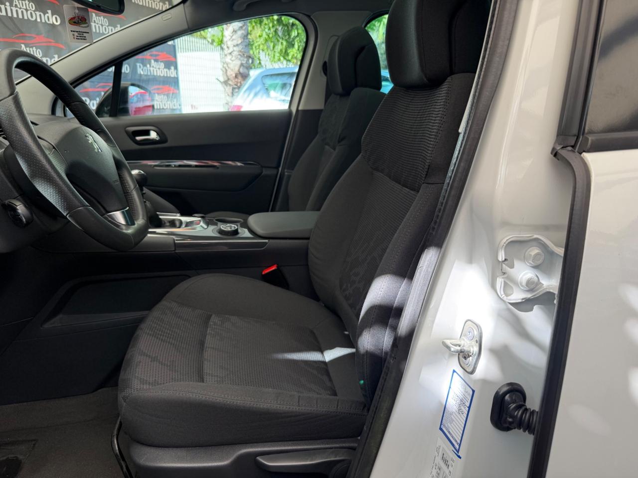 Peugeot 3008 2.0 HDi 150CV Allure