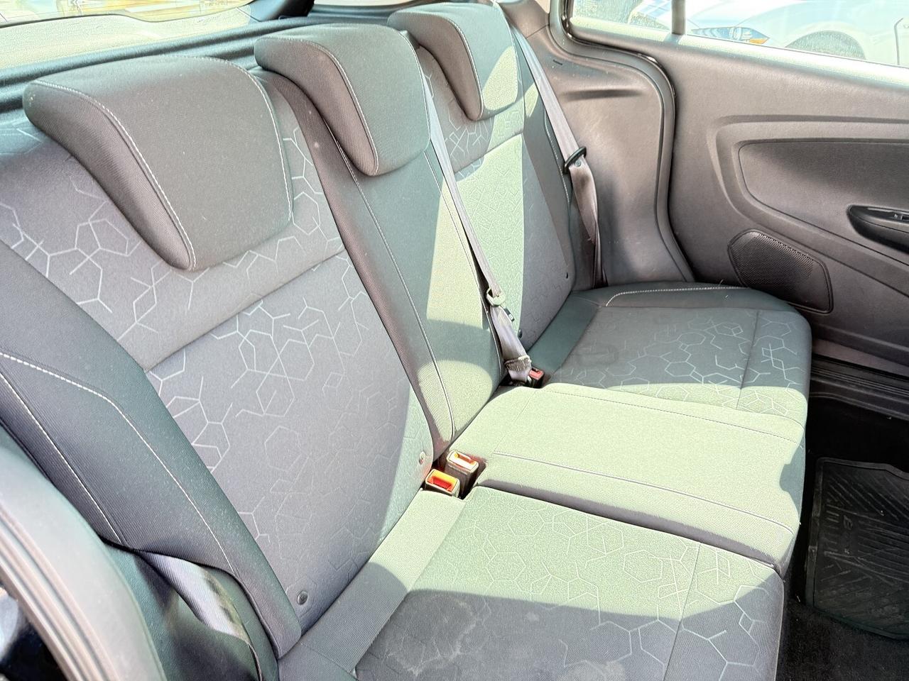 FORD B MAX ADATTA NEOPATENTATI