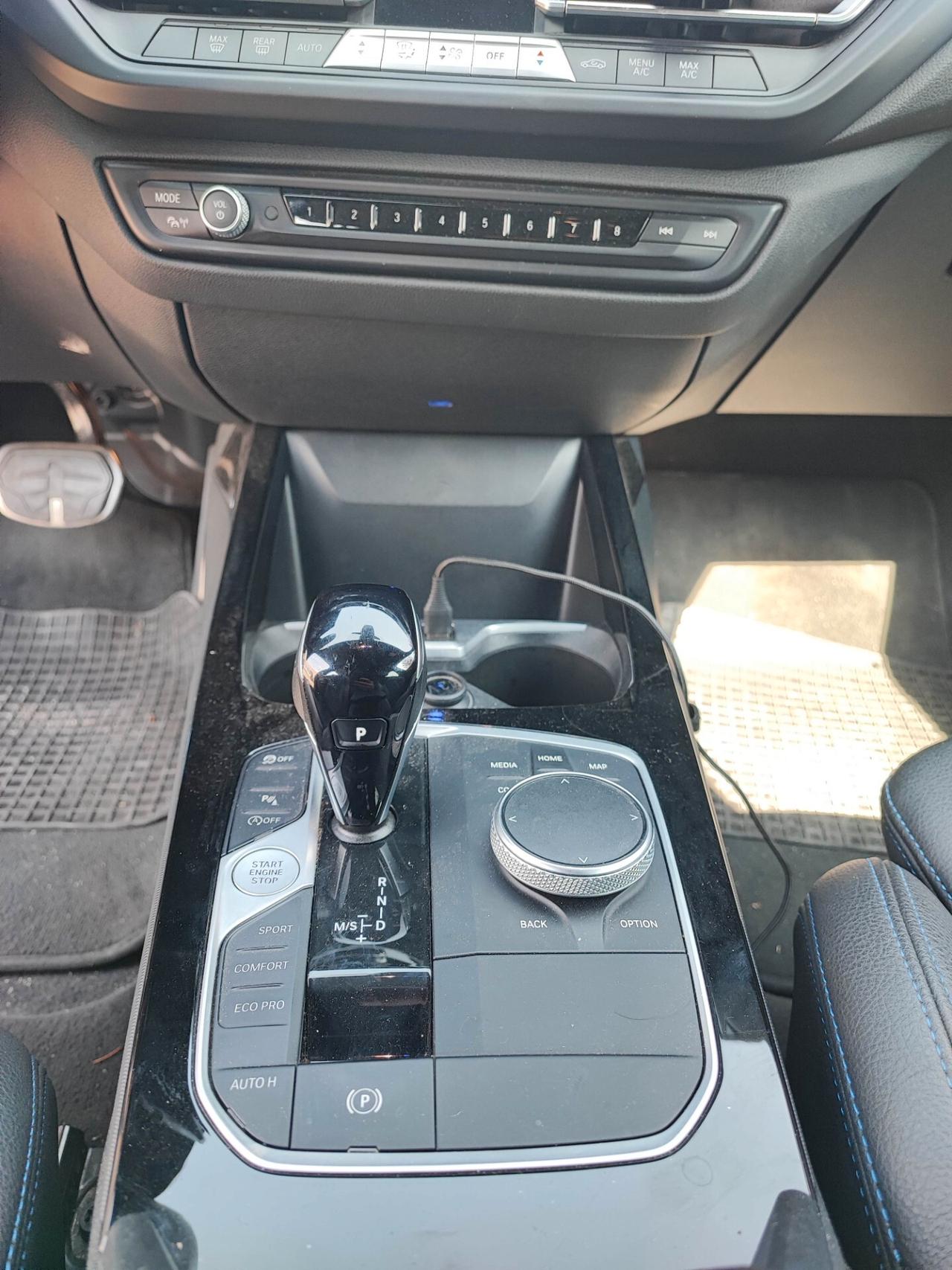 Bmw 118 118d 5p. Msport uni-pro