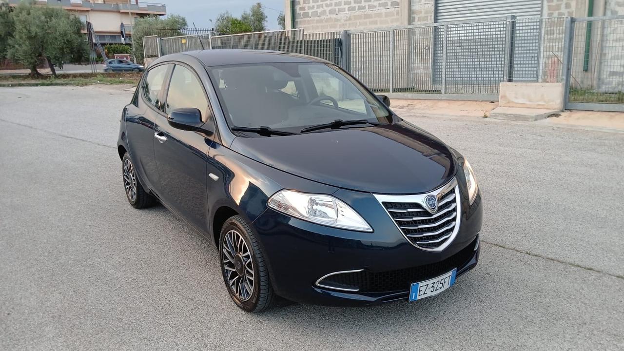 Lancia Ypsilon 1.2 69 CV 5 porte Platinum
