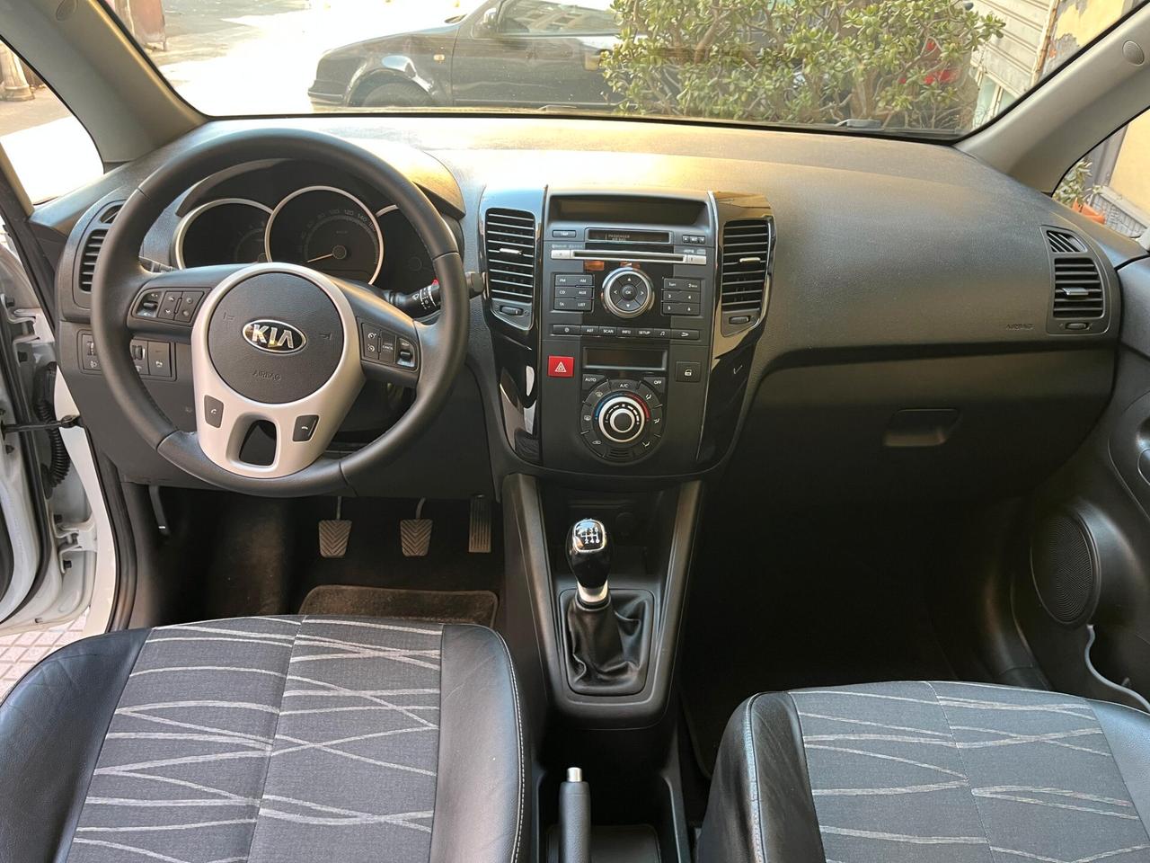 Kia Venga 1.4 CRDi 90CV Cool *TETTO PANORAMICO*