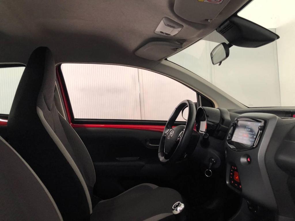 Toyota Aygo 5 Porte 1.0 VVT-i x-play