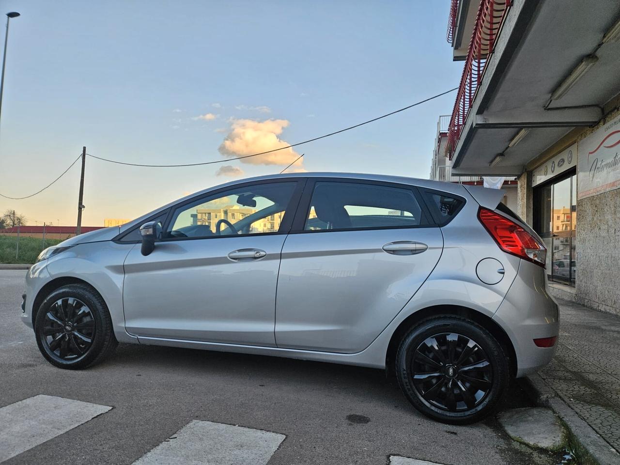 Ford Fiesta 5p. 1.4 BENZ/GPL Titanium 95cv