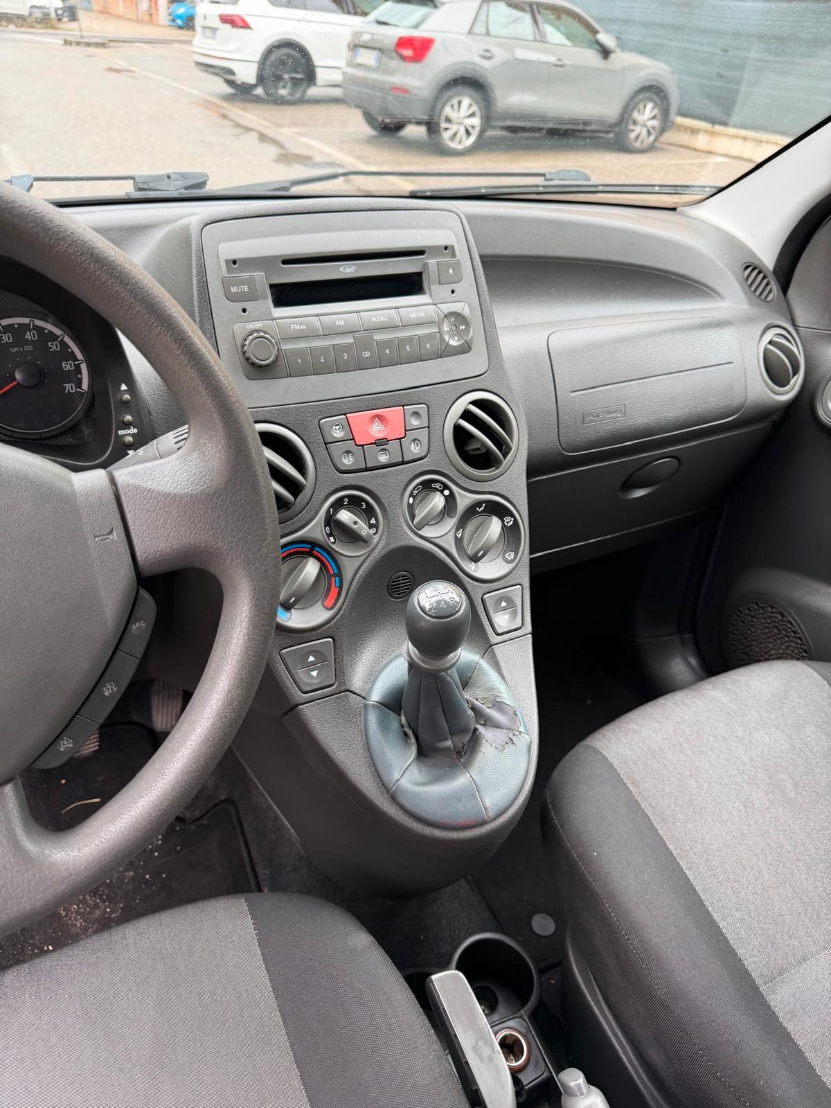 Fiat Panda 1.2 METANO - NEOPATENTATI - 12 MESI DI GARANZIA -