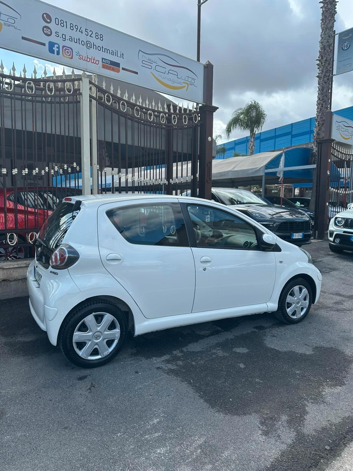 Toyota Aygo 1.0 12V VVT-i 5 porte Deep Ocean Connect