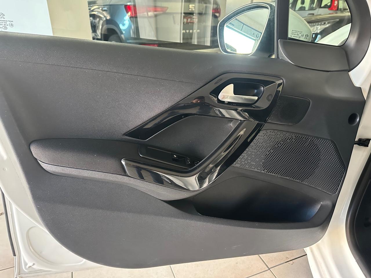 Peugeot 208 PureTech 82 5p. GPL Allure