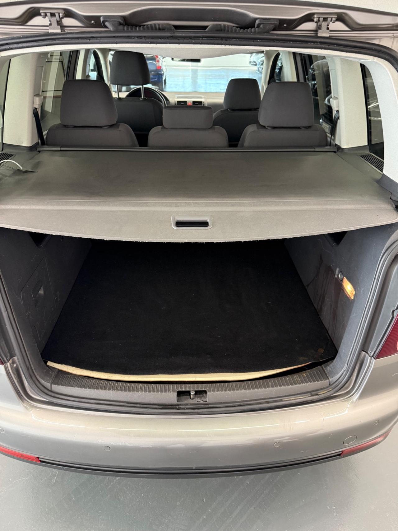 Volkswagen Touran 2.0 TDI DSG Highline Autocarro 5 posti