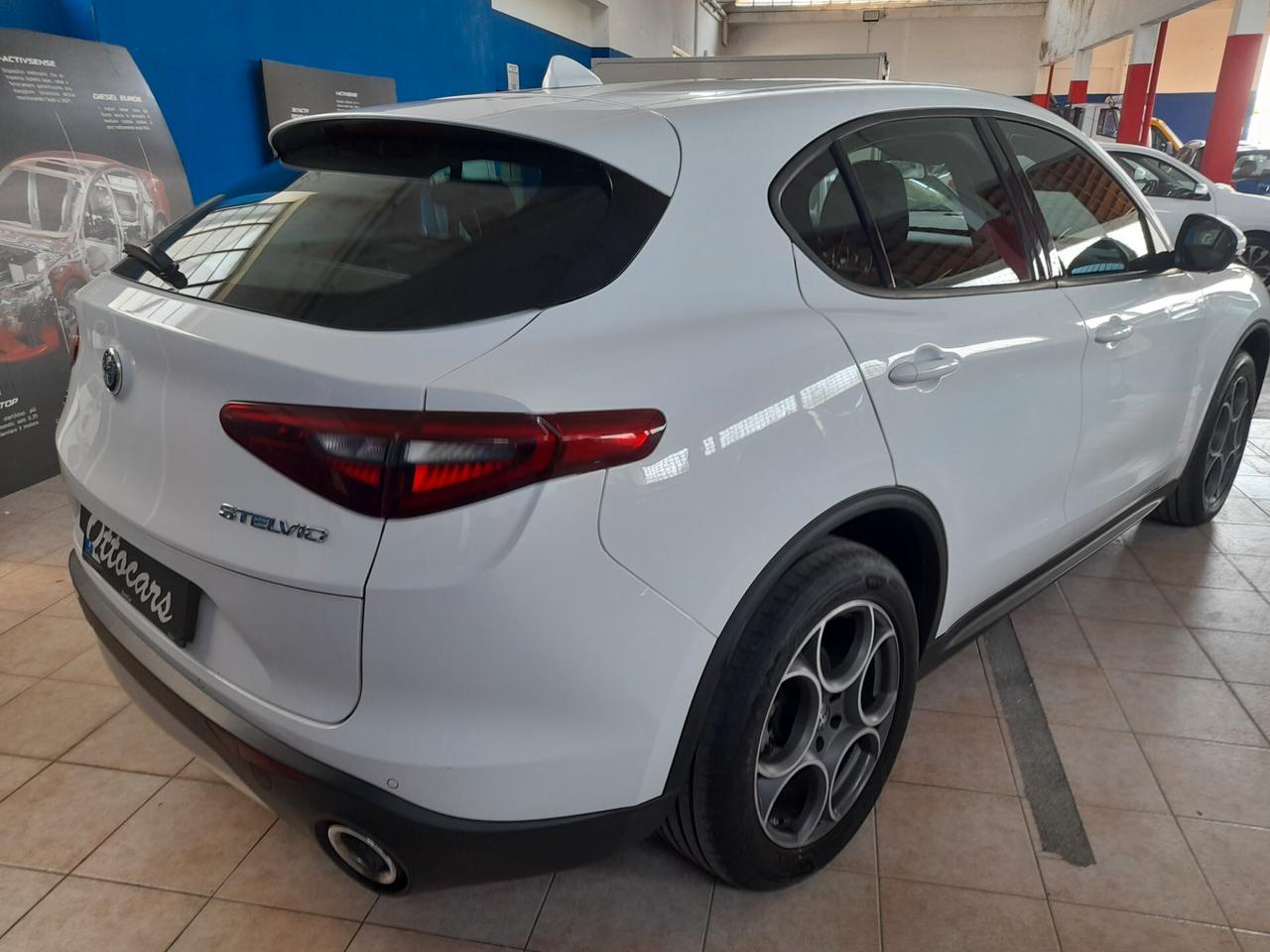 Alfa Romeo Stelvio 2.2 Turbodiesel 180 CV AT8 Q4 Executive