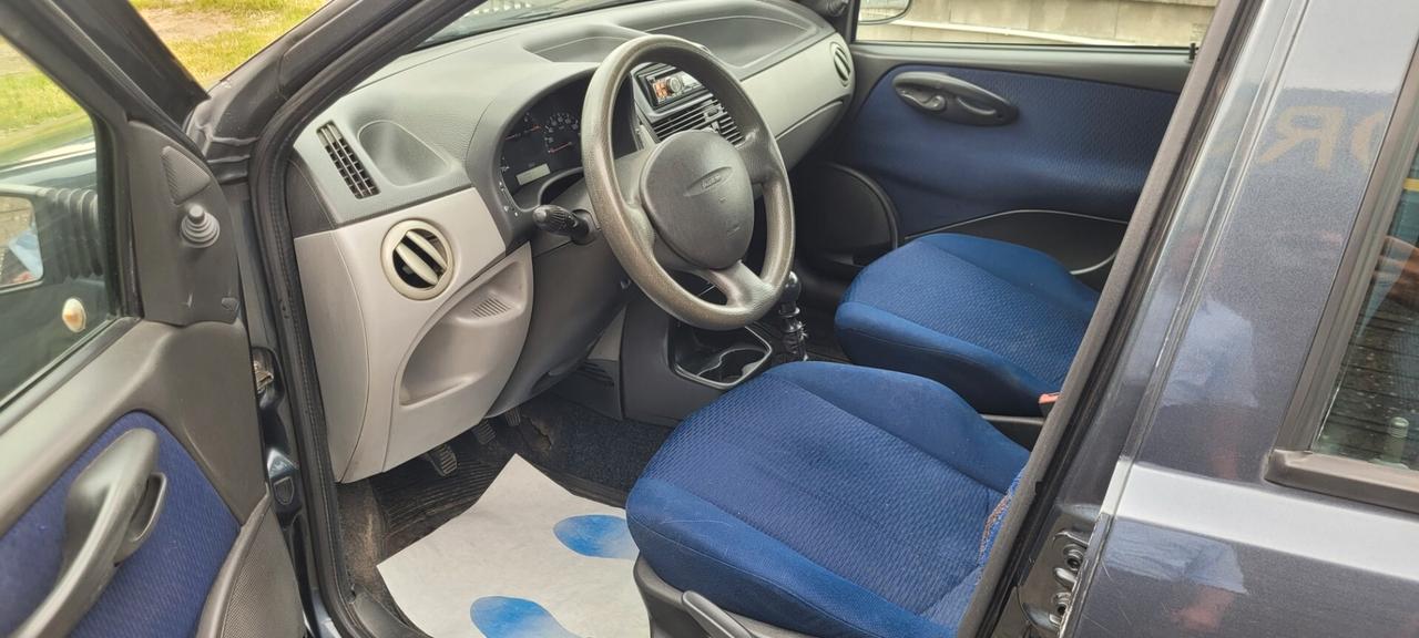 Fiat Punto 1.2i 16V cat 5 porte HLX