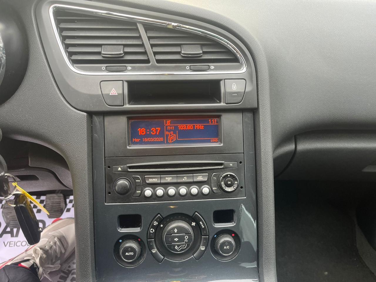 Peugeot 5008 1.6 HDi 115CV Active Unipro 2013