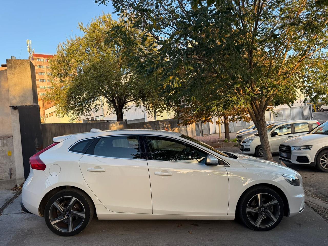 Volvo V40 D2 R-DESIGN