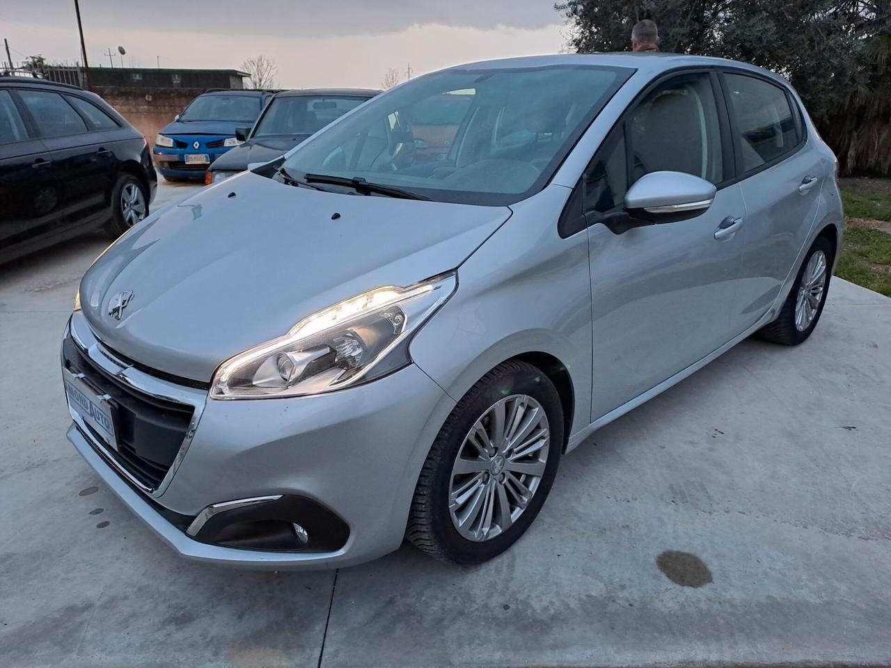 Peugeot 208 BlueHDi 75 5 porte Allure 2016